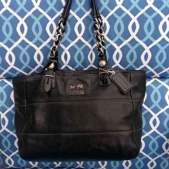 Coach Handbags - 🚫 SOLD 🚫 👜 GUC leather Coach tote 👜